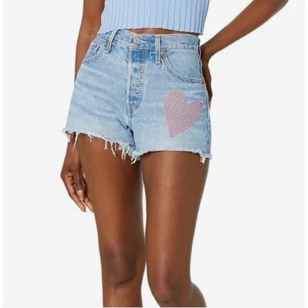 Levi’s 501 W28 (US 6/7) Denim Women’s Jeans Shorts High Rise Gingham Heart
